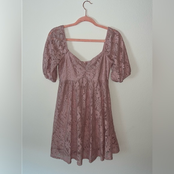 Lacy Summer Dress - Picture 2 of 4